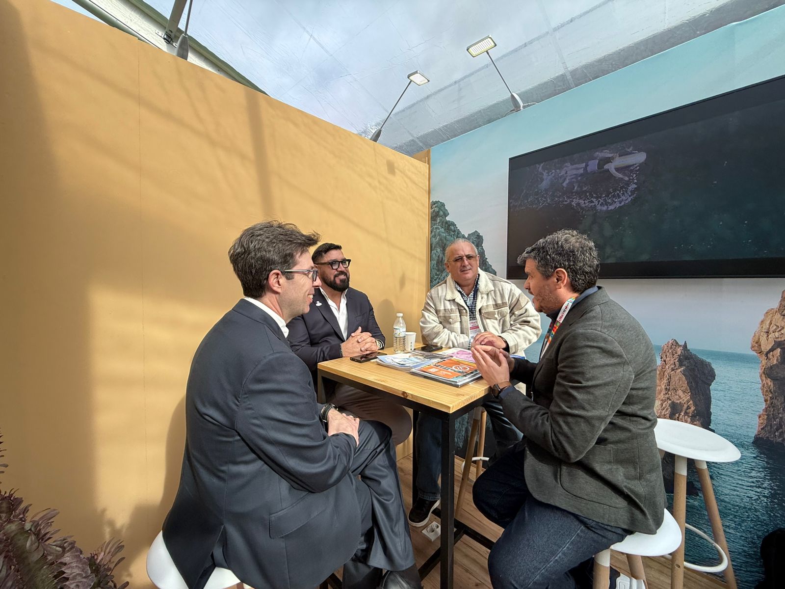 Los Cabos cautiva al turismo internacional en el segundo día de la FITUR 2026