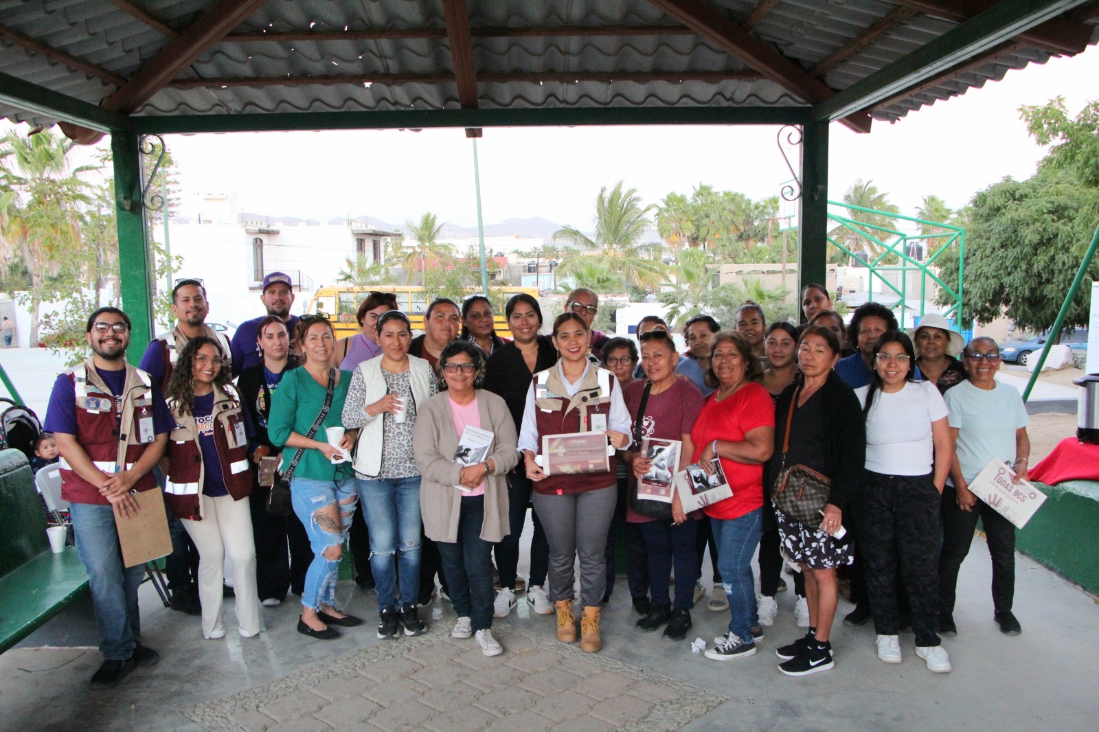 Promueve ISMUJERES iniciativas en beneficio de vecinas de Lomas Altas, en Los Cabos
