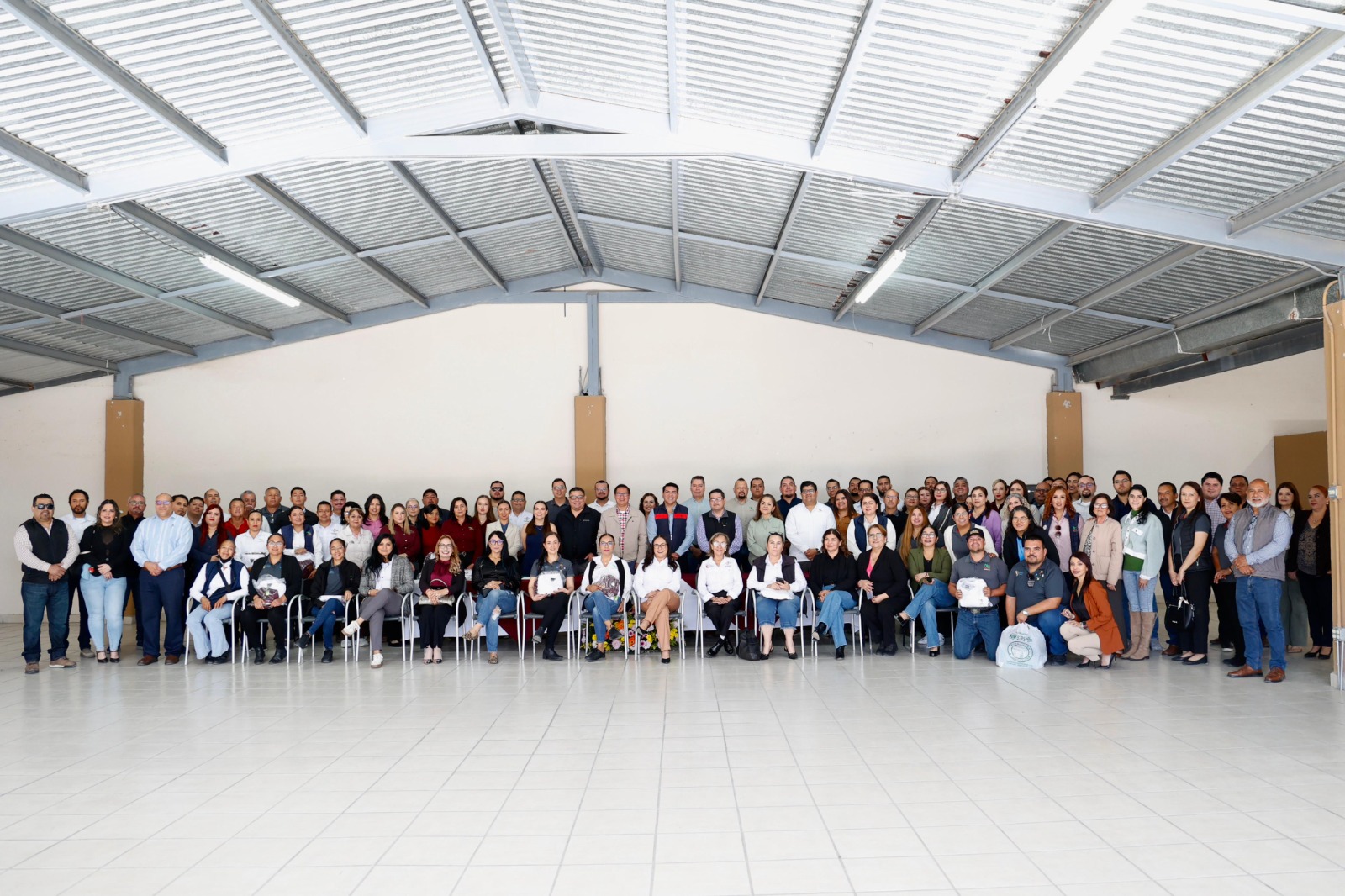 Inicia CECyTE BCS entrega de uniformes a su plantilla sindicalizada; refuerza identidad y condiciones laborales