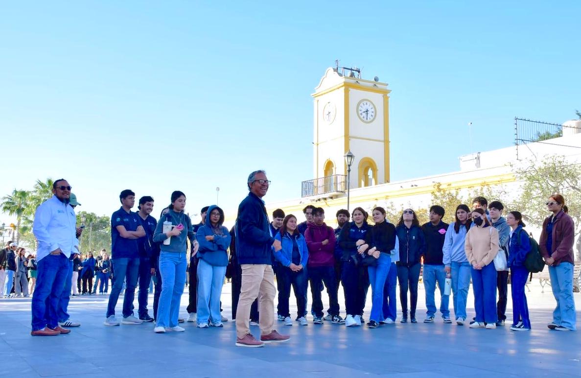 Jóvenes reciben capacitación para certificarse como guías turísticos en Los Cabos