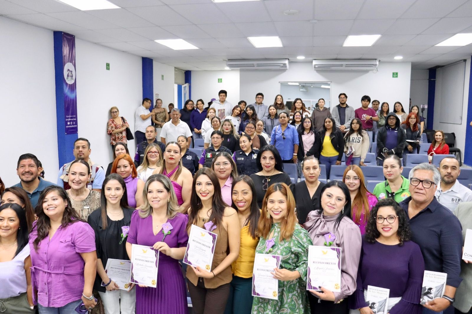 Participa Sol Delgado en conversatorio sobre mujeres, periodismo y transformación social en Los Cabos