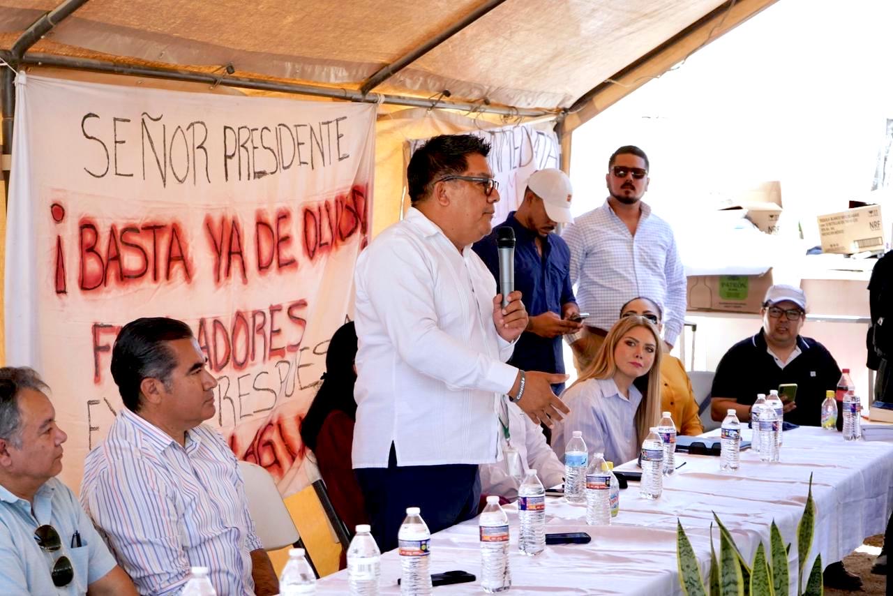 Atiende Ayuntamiento de Los Cabos mesa de trabajo con familias de colonia Fundadores; acuerdan apoyos provisionales