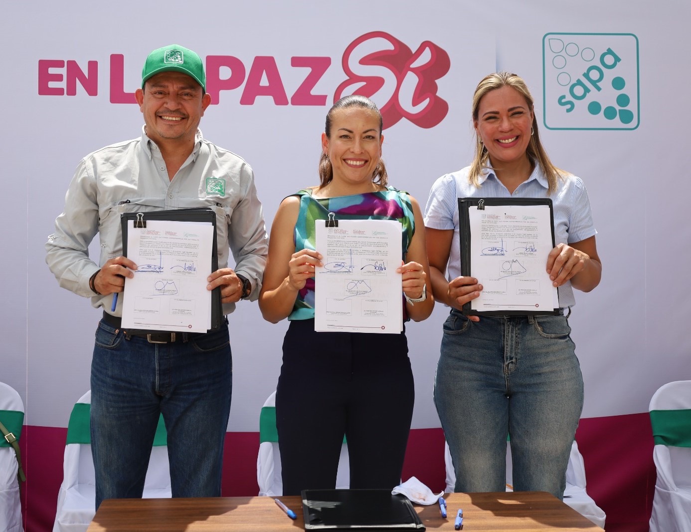 Firman ICATEBCS y OOMSAPAS La Paz convenio para capacitar y certificar al personal operativo