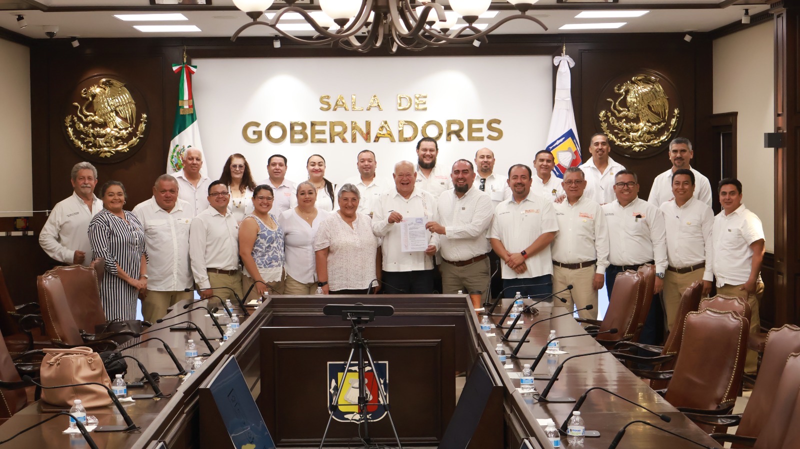 Recibe Gobierno del Estado pliego petitorio del magisterio sudcaliforniano; incluye temas laborales y salariales