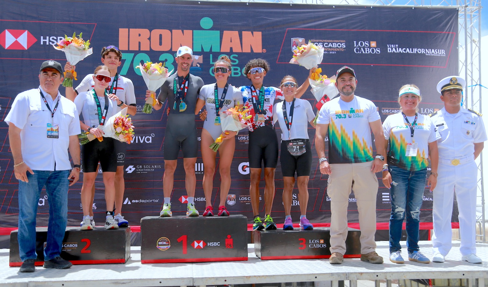 Alcalde Christian Agúndez reconoce y felicita a deportistas del IRONMAN 70.3 Los Cabos
