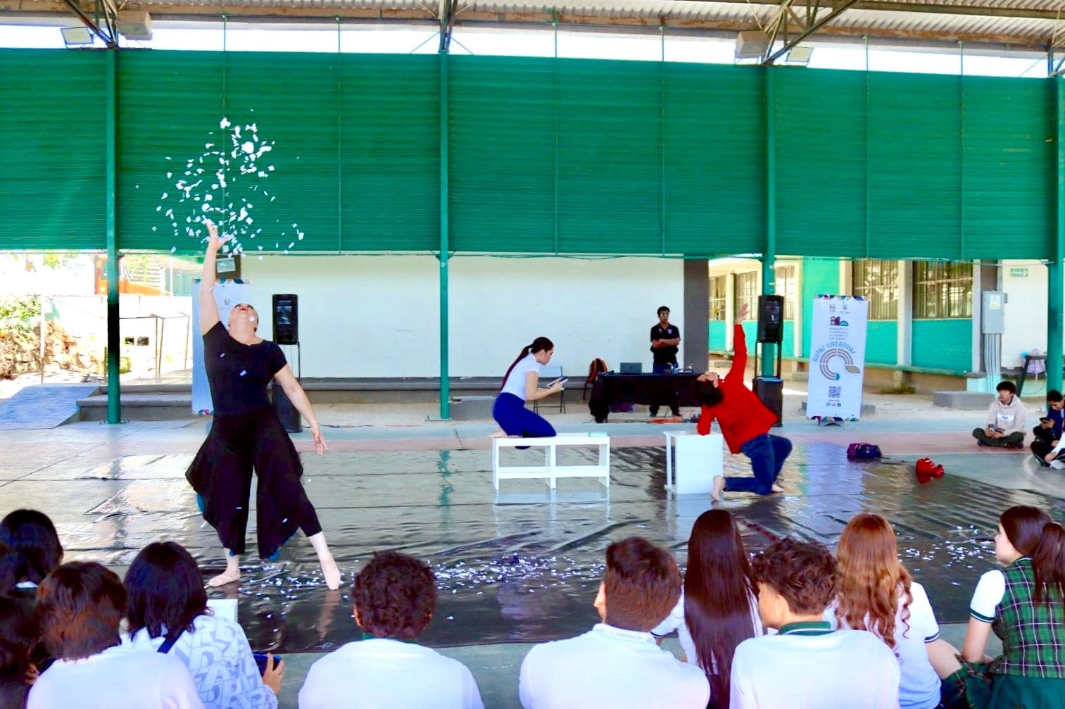 “Rutas Creativas” acercan danza contemporánea a estudiantes del Cobach 04 en Cabo San Lucas