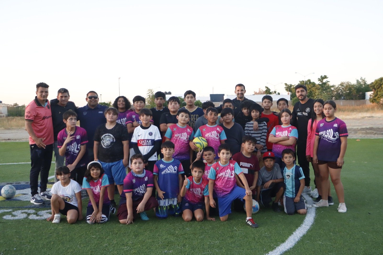 Fortalecen programa Impulso y Atlético La Paz el fútbol en la niñez paceña