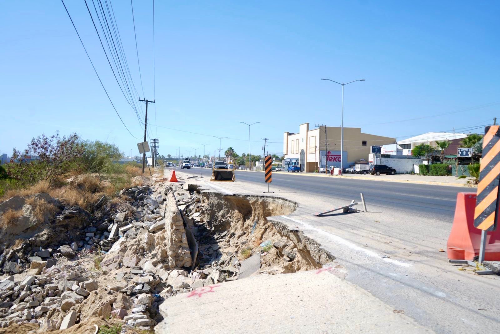 OOMSAPAS LOS CABOS Y FOIS INICIAN OBRA ESTRATÉGICA EN ACUEDUCTO 1, PARA FORTALECER EL SUMINISTRO DE AGUA Y PREVENIR AFECTACIONES EN TEMPORADA DE LLUVIAS.
