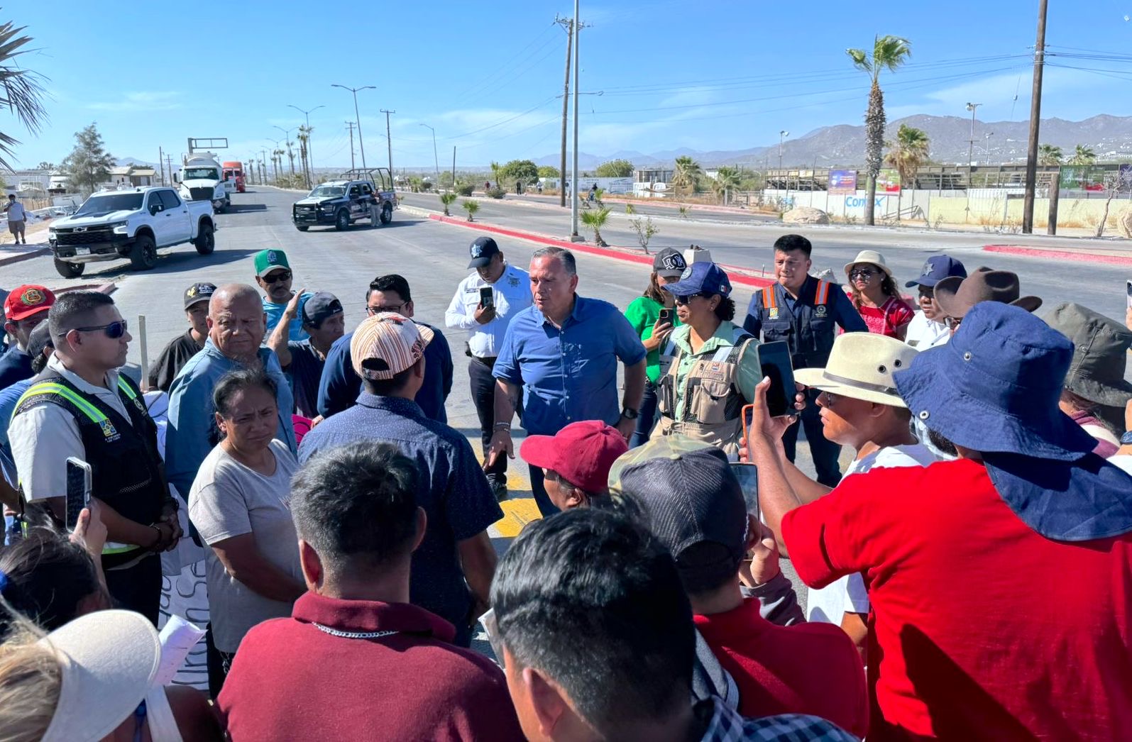 Tras mediación del Ayuntamiento de Los Cabos, se levanta de manera pacífica bloqueo en la entrada de Cabo San Lucas