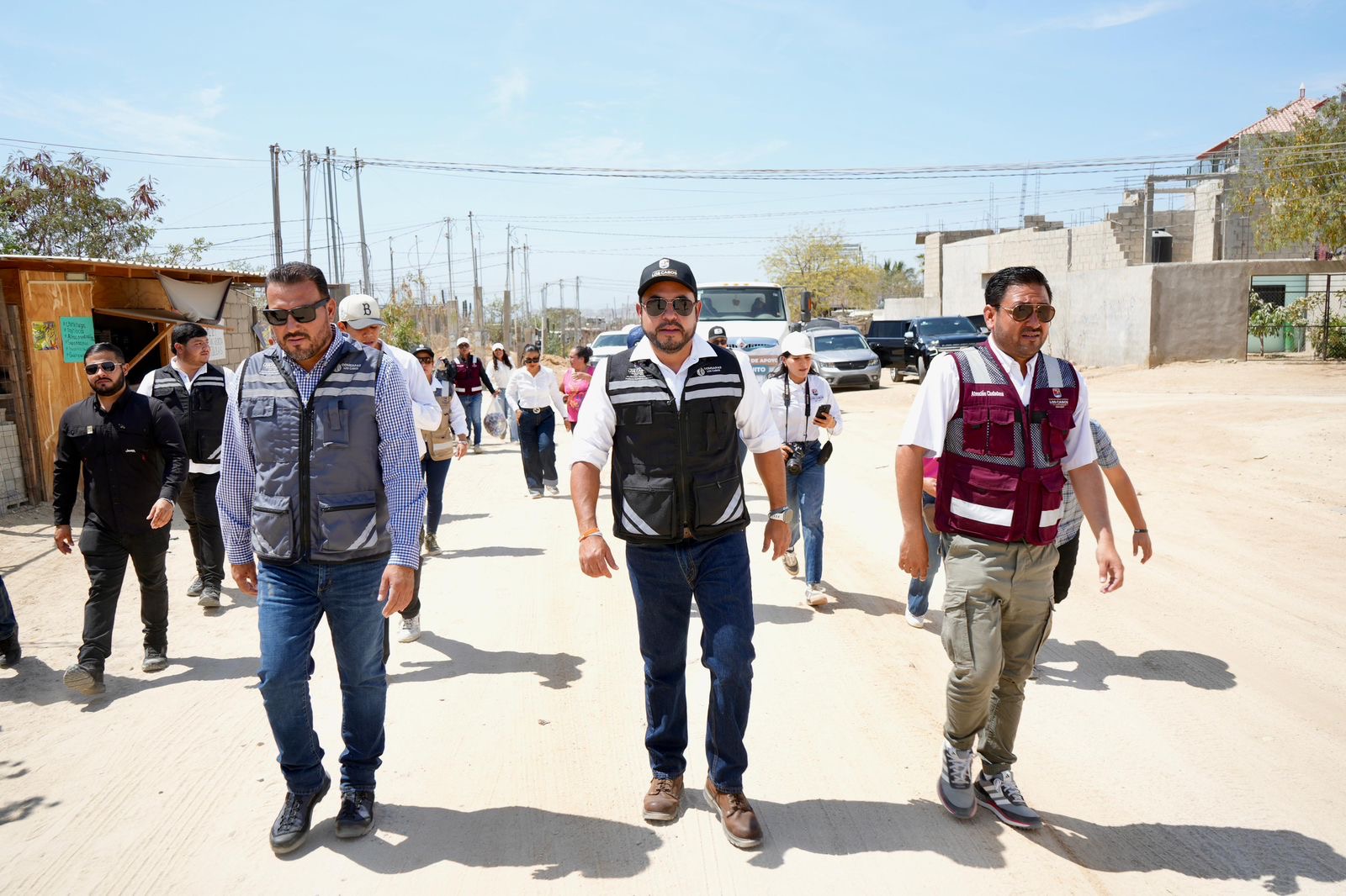 OOMSAPASLC Y AYUNTAMIENTO DE LOS CABOS REFUERZA EL APOYO HÍDRICO CON PIPAS, TINACOS Y ATENCIÓN DIRECTA A FAMILIAS DE CABO SAN LUCAS