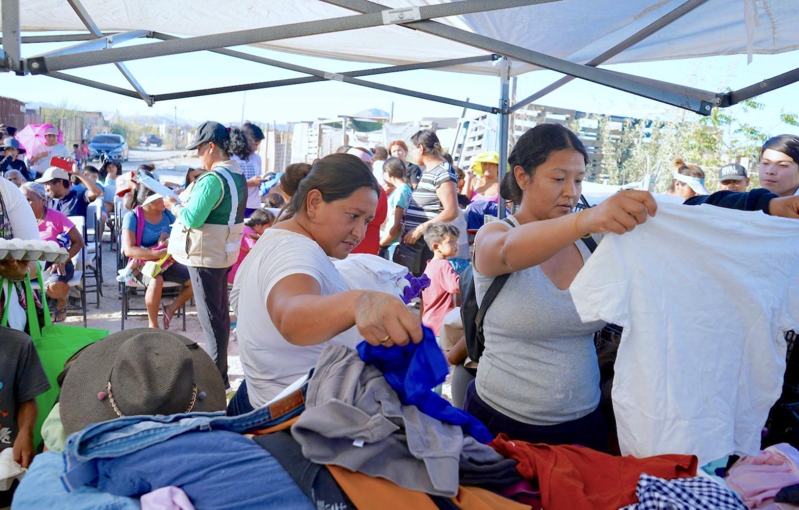 Con Jornada Social, Ayuntamiento de Los Cabos acerca apoyos y atención directa a familias de Caribe Bajo en Cabo San Lucas