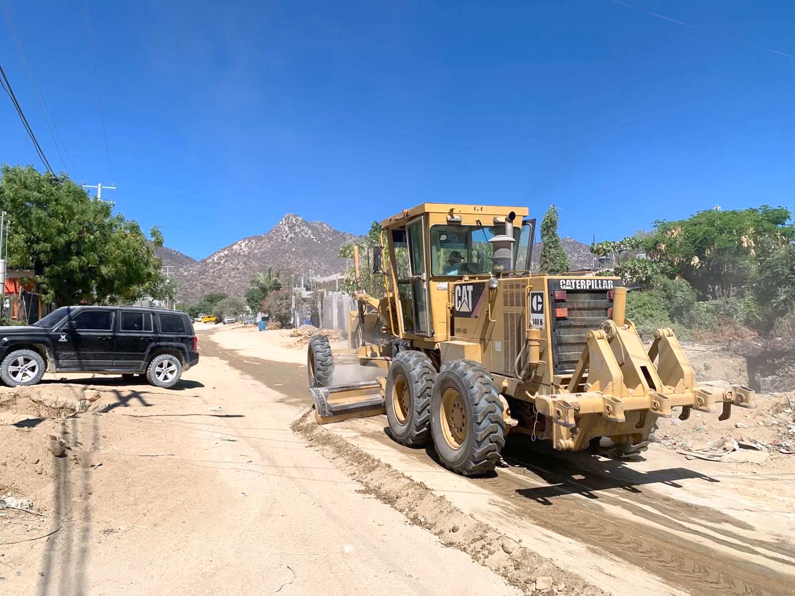 Rehabilita Servicios Públicos más de 87 kilómetros de brechas y caminos vecinales en San José del Cabo