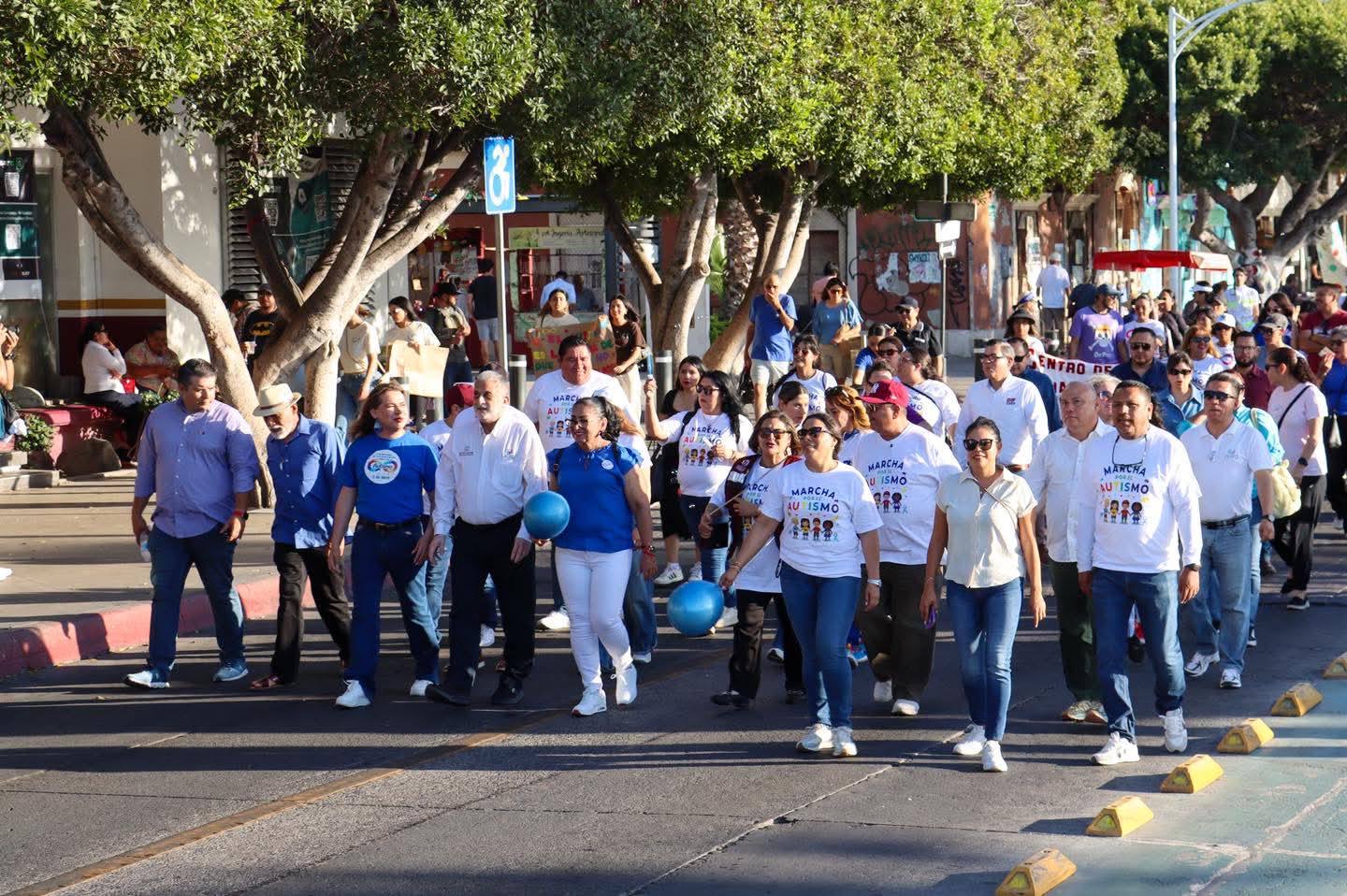 Más de 500 personas se suman a la “Gran Marcha por el Autismo 2026” en el malecón de La Paz