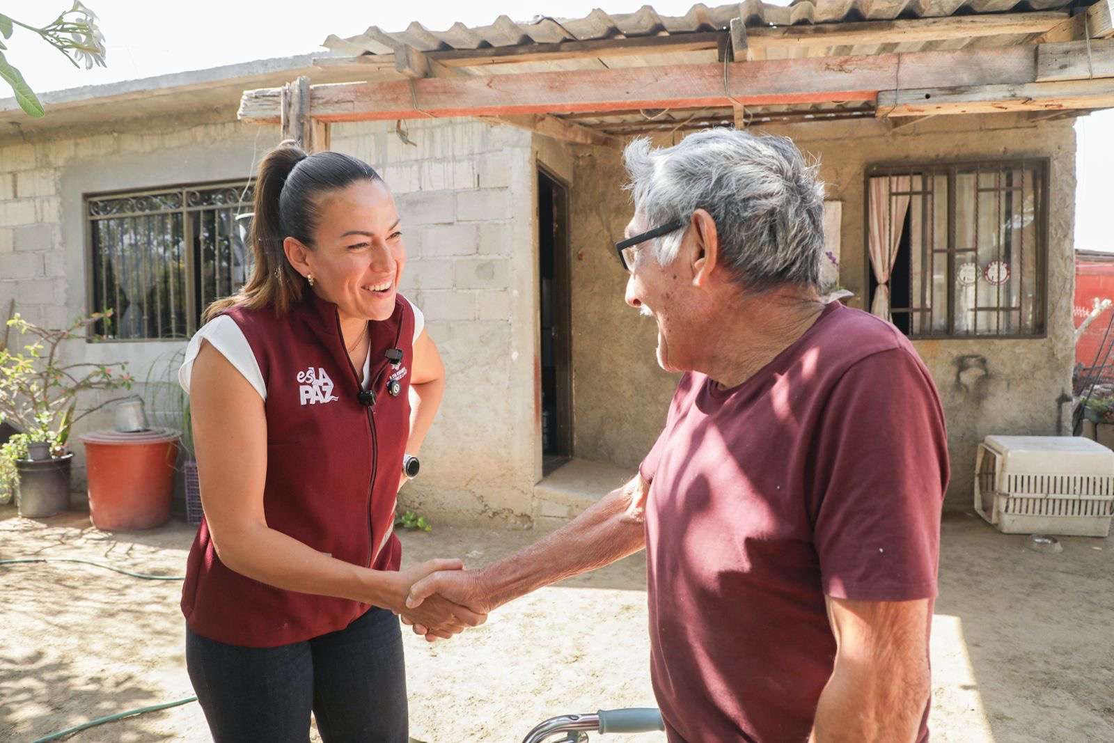 En La Paz sí tenemos agua: Milena Quiroga visita hogares en El Mezquitito para constatar el servicio
