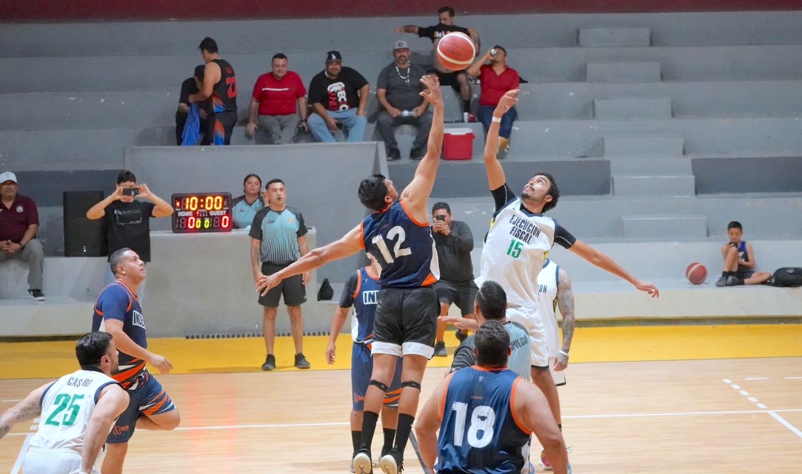 Participa alcalde Christian Agúndez en final de torneo de básquetbol burocrático