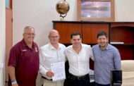 Entrega Jefe de Gabinete de Los Cabos nombramiento a nuevo encargado de despacho de Oficialía Mayor