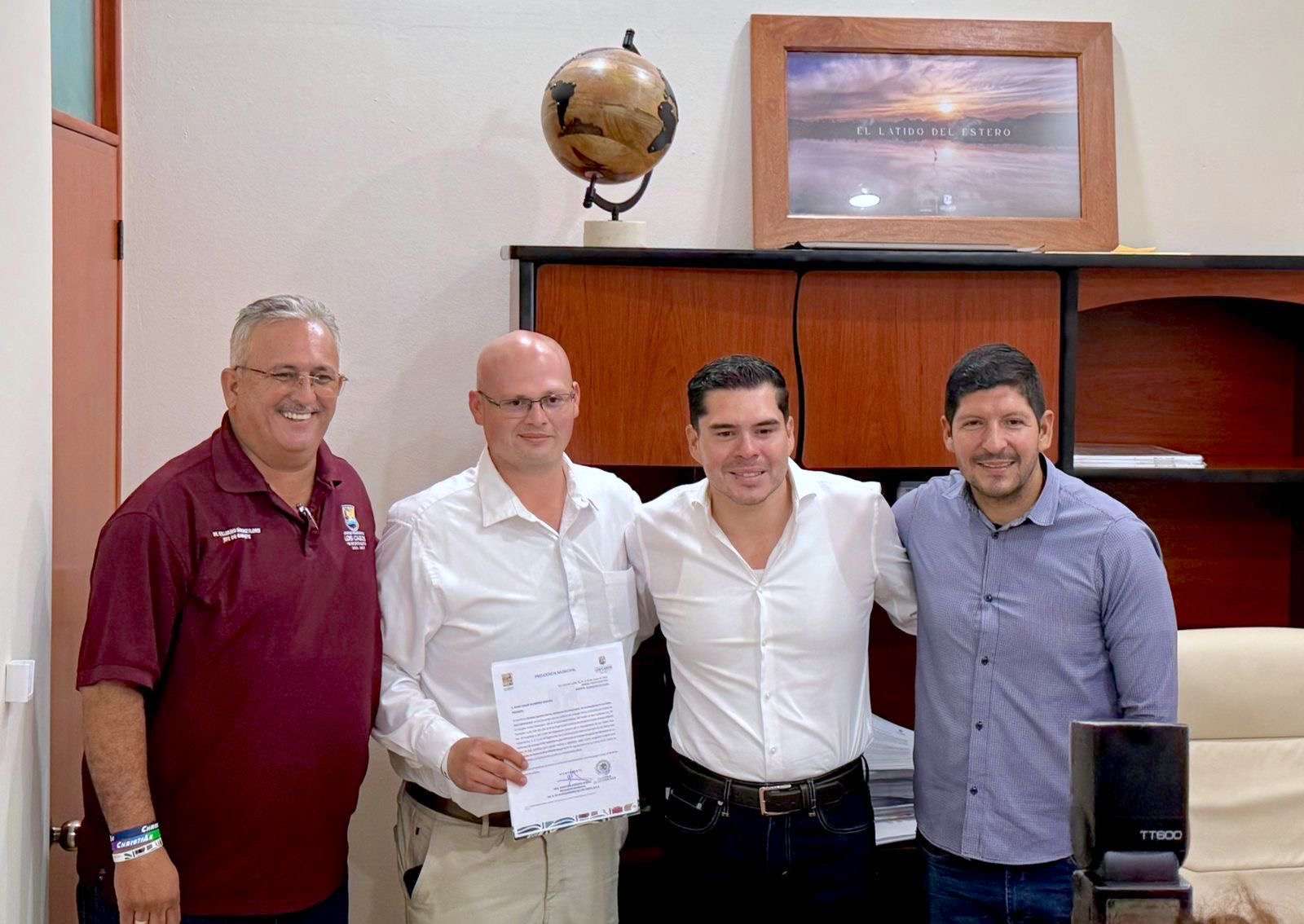 Entrega Jefe de Gabinete de Los Cabos nombramiento a nuevo encargado de despacho de Oficialía Mayor