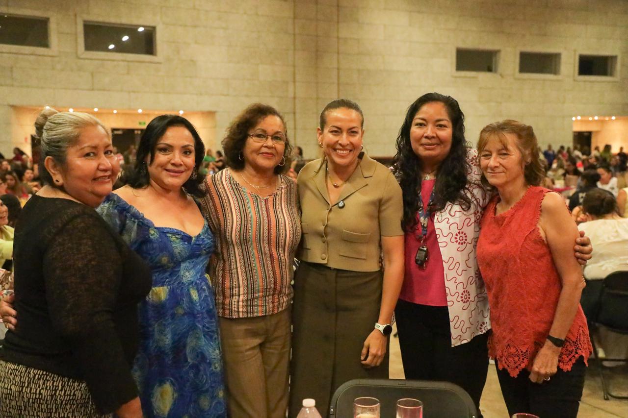 En La Paz sí reconocemos a las mamás los 365 días del año, con apoyos, programas sociales y respaldo total: Milena Quiroga