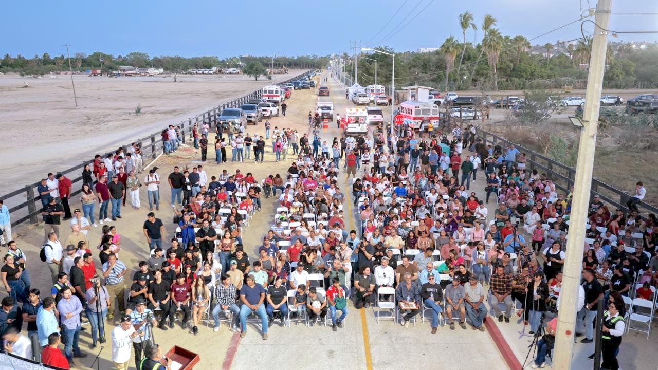 Entrega Christian Agúndez primera etapa de pavimentación del Camino Viejo Los Carrizales en San José del Cabo