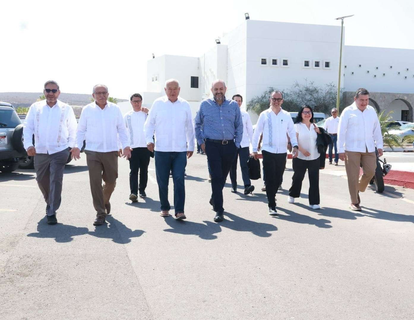 Gobernador entrega nueva infraestructura educativa en la UABCS y pone en marcha foro sobre tecnologías digitales