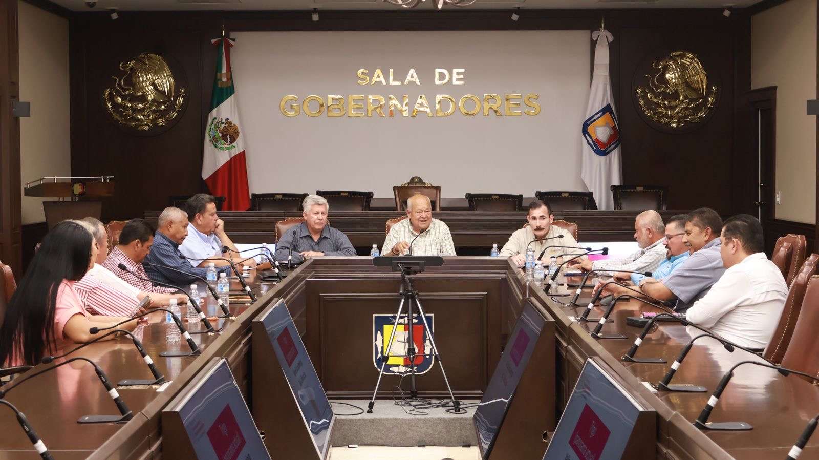Gobierno del Estado mantiene coordinación con productores para atender afectaciones en el Valle de Santo Domingo