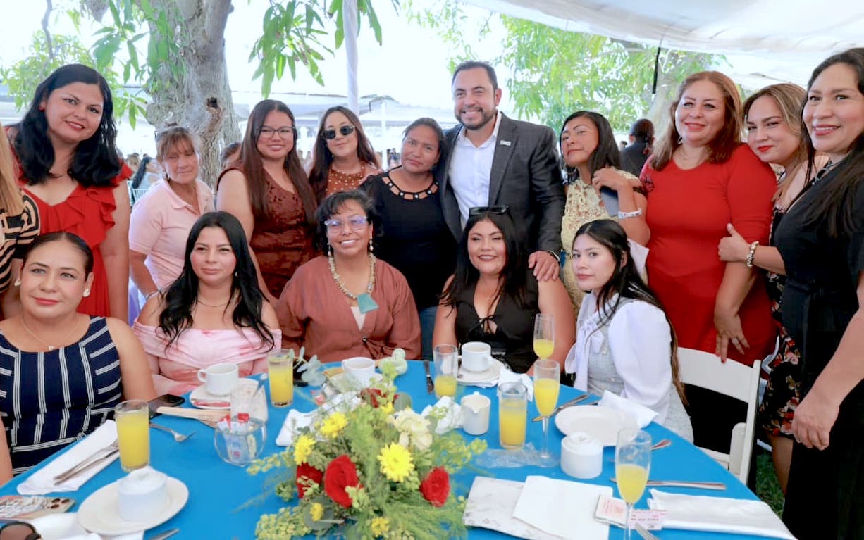 Reconoce Ayuntamiento de Los Cabos labor de las mamás trabajadoras con festejo conmemorativo