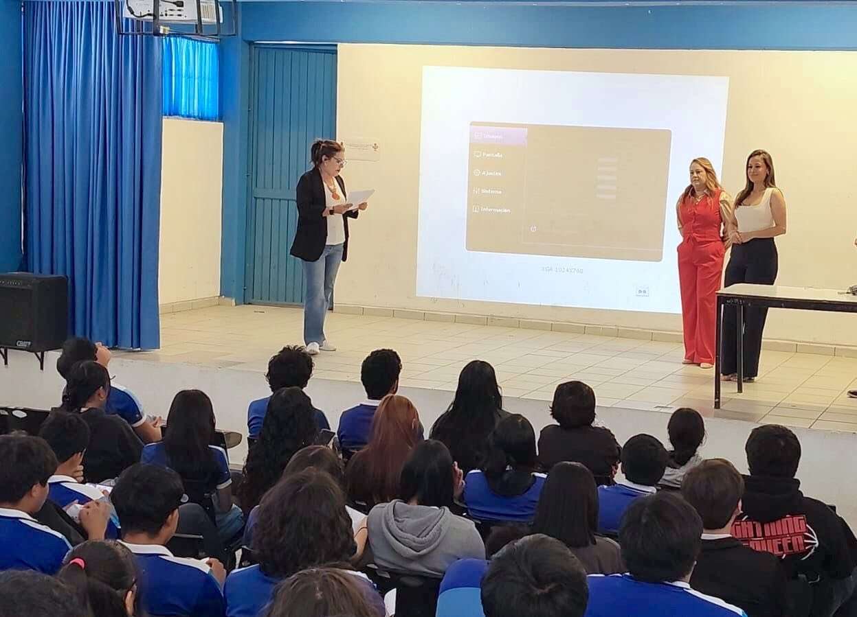 Más de 180 estudiantes de bachillerato reciben pláticas sobre salud mental en Cabo San Lucas
