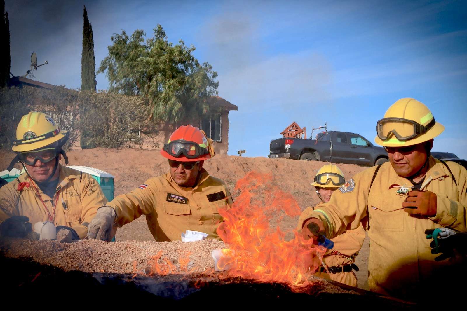 Bomberos de San José del Cabo se especializan en combate de incendios forestales